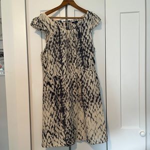 Gap blue and cream colored summer dress